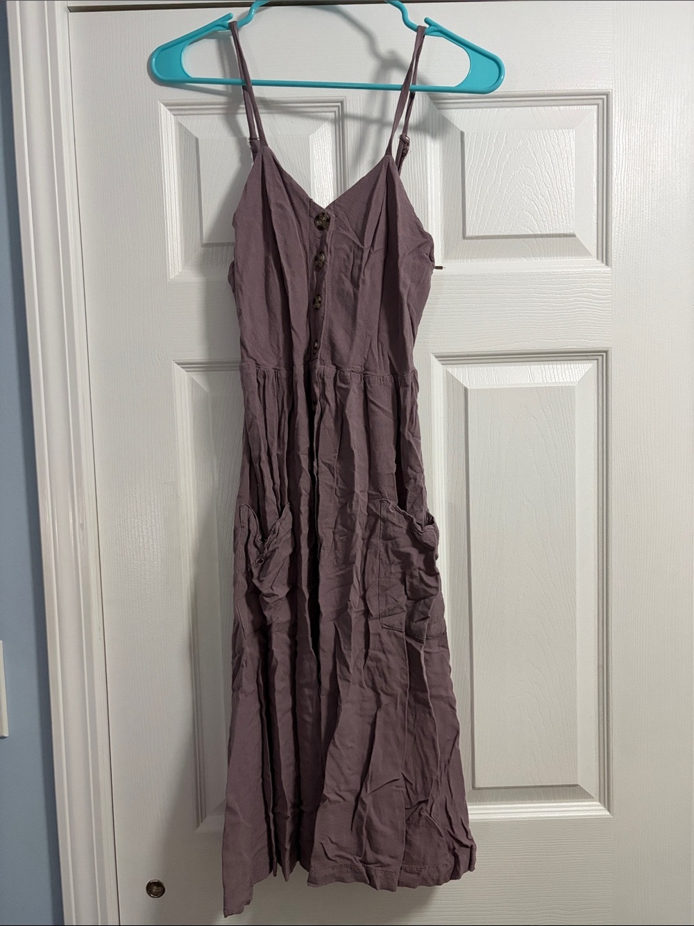 Good Luck Gem Spaghetti Strap Button-Front Midi Dress in Mauve